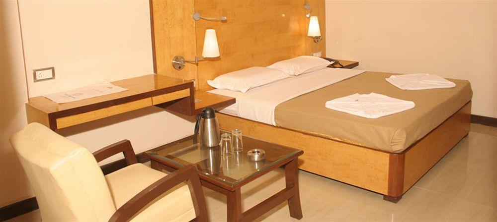 Hotel Kanishka Phg Bangalore Exterior photo